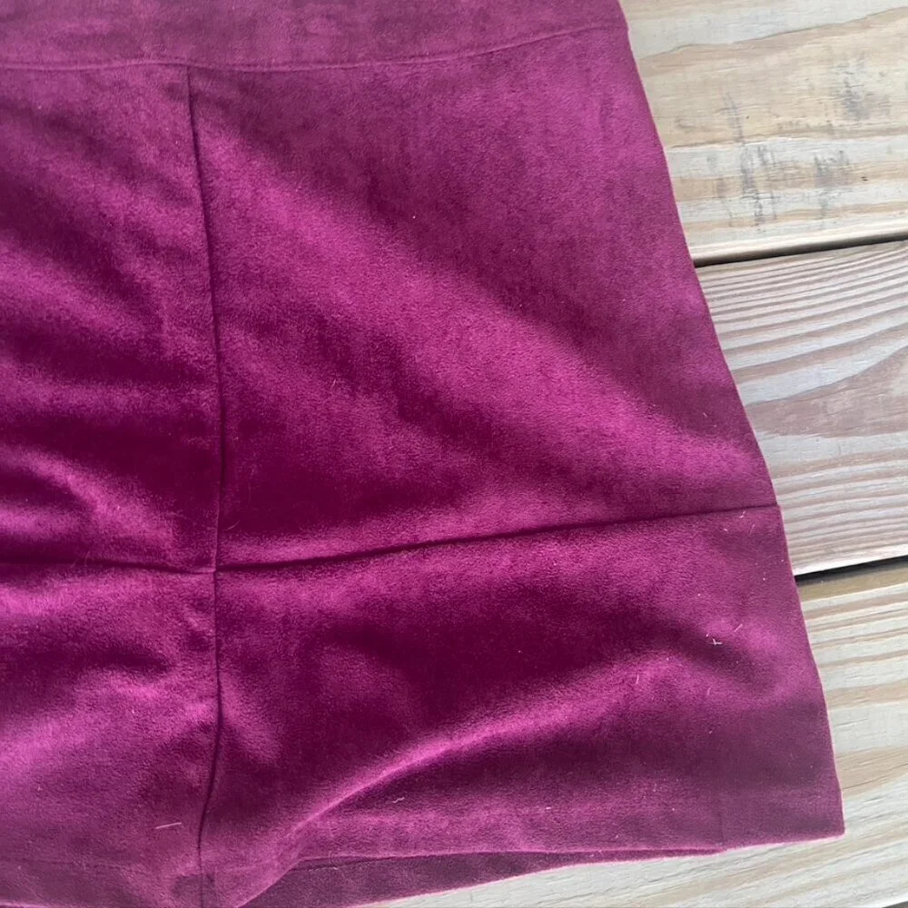 Lulu’s Suede Mini Skirt Maroon NWT Size small